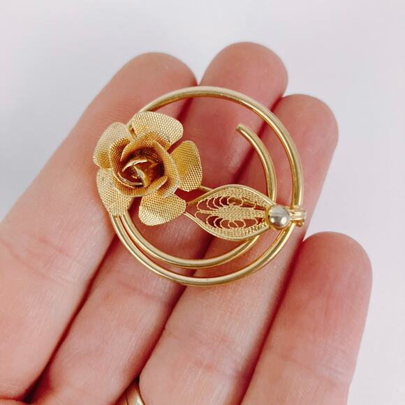VTG Signed Sarah Coventry Mesh Rose Brooch Gold Tone Filigree Mid Century Pin - Picture 2 of 8